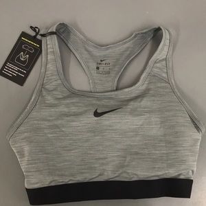 Nike Swoosh Bra